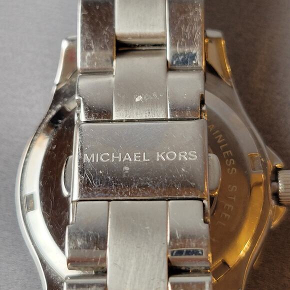 Michael Kors MK-5401 Women's Silver Gold Crystal Bezel Date Watch 36mm Tested - Picture 5 of 16